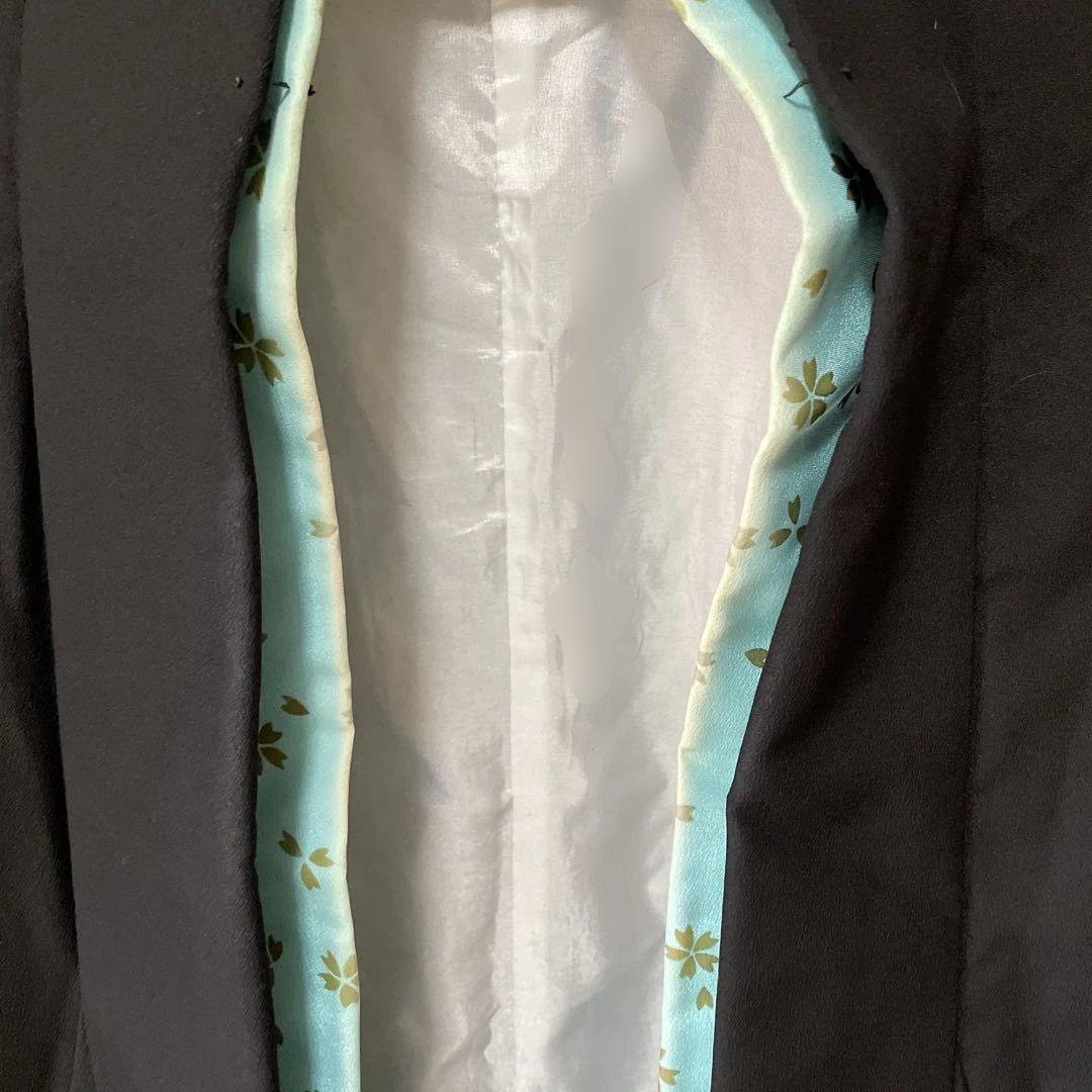 日本舞踊　大衆演劇　　裾引き　花柄刺繍の黒い踊り衣装